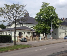 Im Ballhaus Neuhilbersdorf