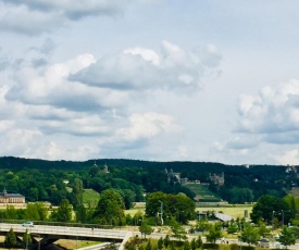 Panoramablick auf Elbe und Schlösser
