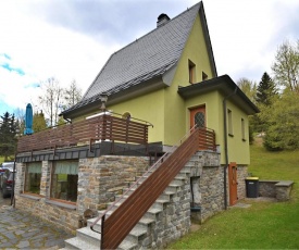 Cosy holiday home with sauna, terrace and garden in the Ore Mountains